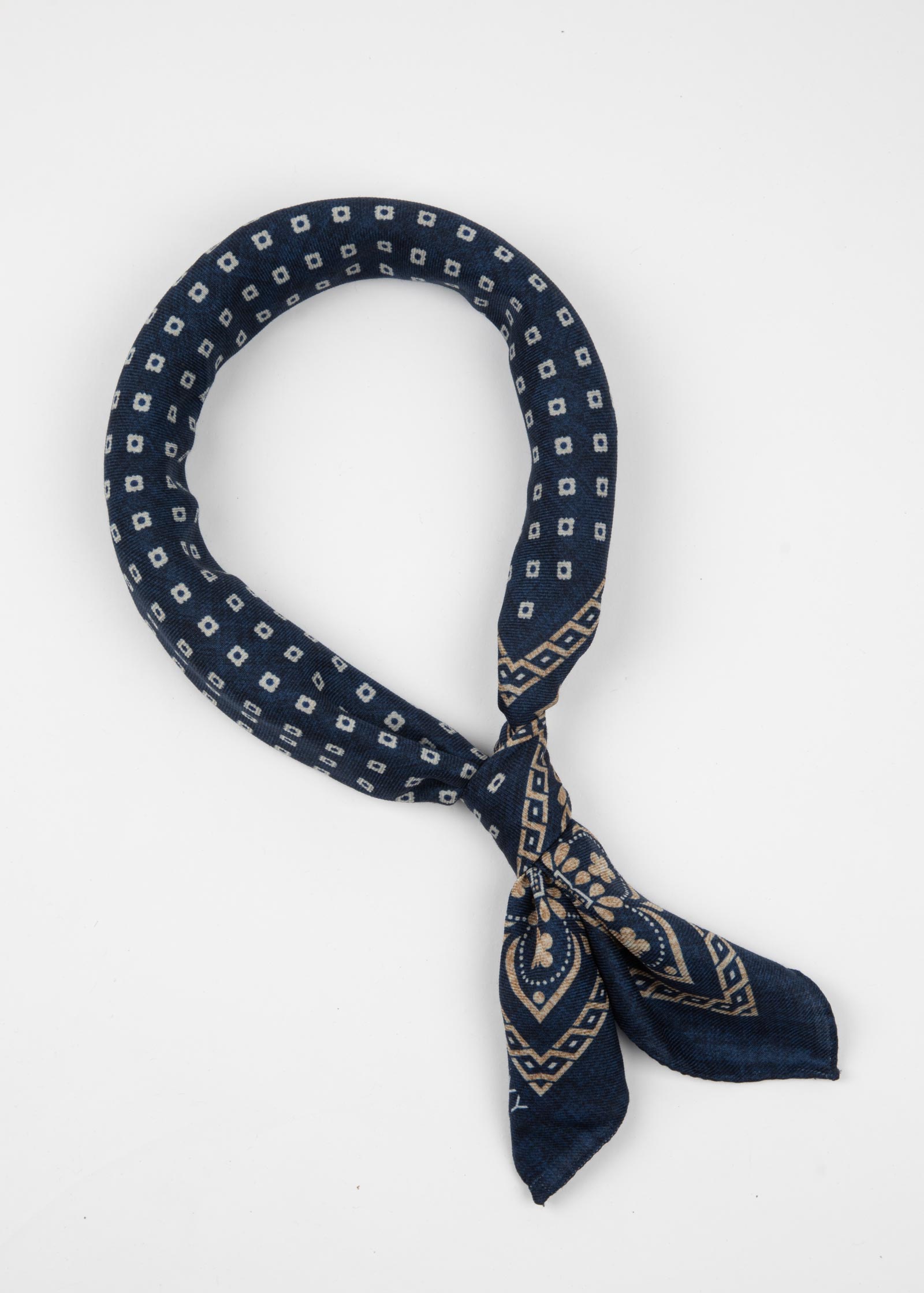 Appearance-An-Ivy-Navy-Flower-Artisan-Cube-Bandana-Scarf-Uld-Wool-Herre-Maend-Men-Moerke-Blaa