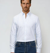 Appearance-An-Ivy-Oxford-Skjorte-Shirt-Herre-Herretoej-Toej-Maend-Men-Oekologisk-Organic-Blaastribet-Blue-Blaa-Striped-White-Hvid-Jeans