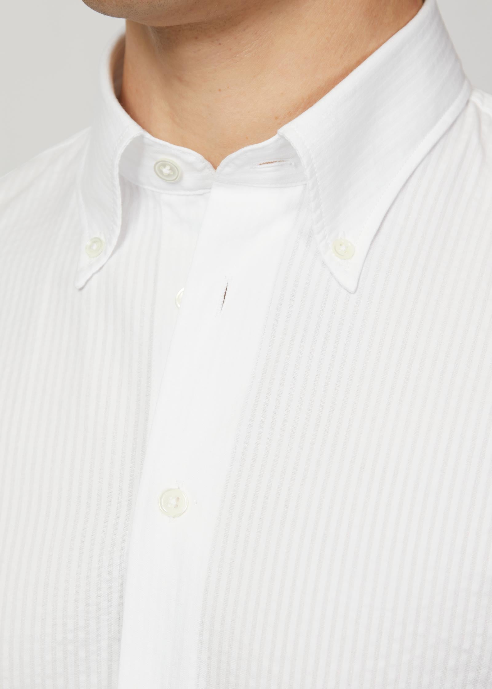 Appearance-An-Ivy-Seersucker-Shirt-Skjorte-BD-Button-Down-Sommer-Maend-Herre-Men-Striped-Pure-White-Hvid-Summer