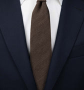 Appearance-An-Ivy-Slips-Tie-Brown-Wool-Uld-Silk-Silke-Brun-Moerkebrun-Herre-Maend-Men-Herretoej-Tekstur-Struktur-Structure-Texture