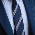 Appearance-An-Ivy-Slips-Tie-Navy-Shantung-Silk-Silke-Blaa-Moerkeblaa-Herre-Maend-Men-Herretoej-Stripes-Striber-Hvid-White