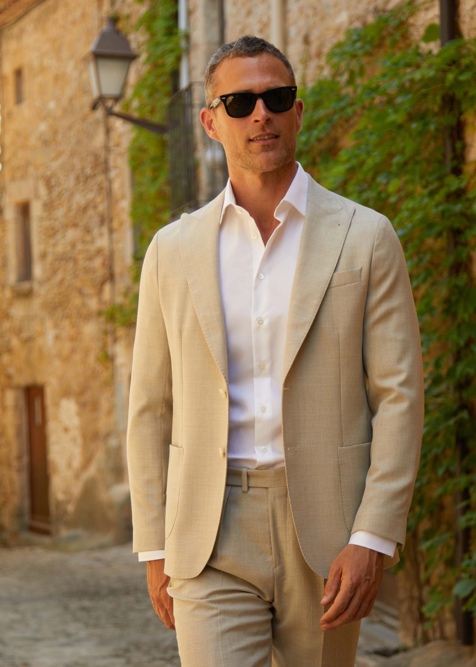 Appearance-An-Ivy-Twill-Dress-Skjorte-Shirt-Herre-Maend-Toej-Herretoej-Cutaway-Bomuld-Business-hvid-white-Bukser-Trouser-kontor-fritid-casual-arbejde-blazer-hopsack-sand