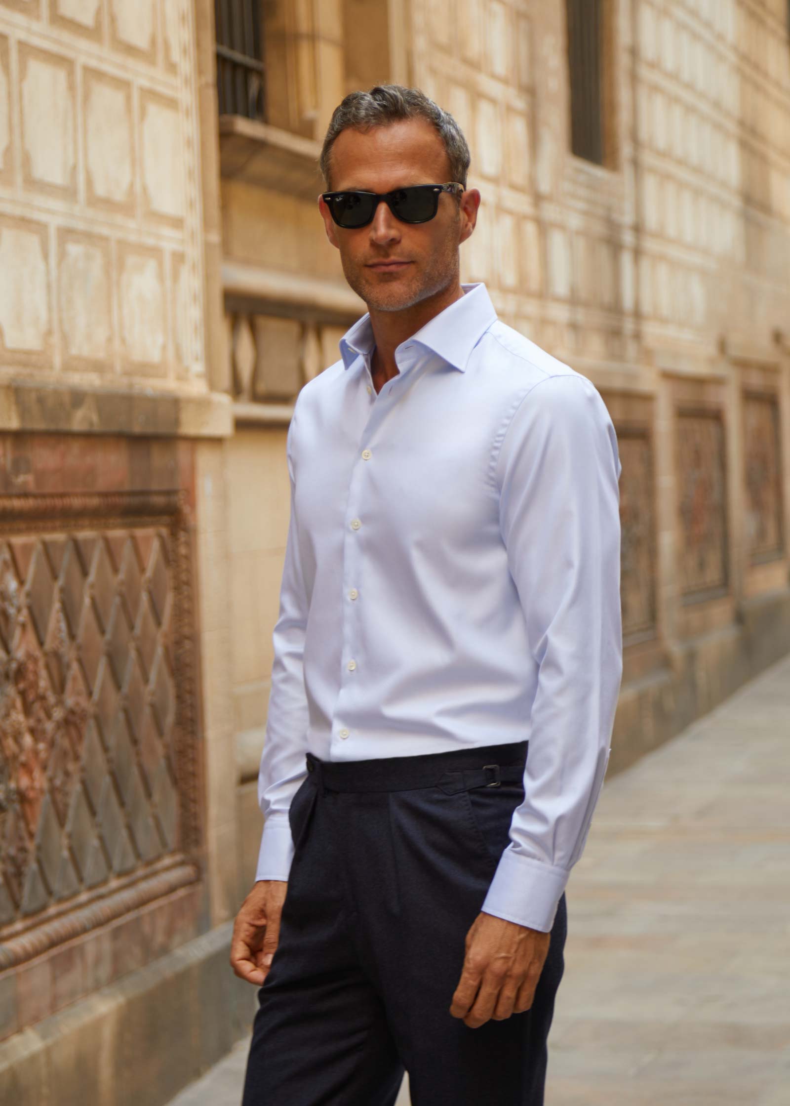 Appearance-An-Ivy-Twill-Dress-Skjorte-Shirt-Herre-Maend-Toej-Herretoej-Cutaway-Bomuld-Business-Blaa-Blue-Lyseblaa-Light-Deep-Texture-Navy-Blå-Bukser-Trouser