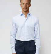 Appearance-An-Ivy-Twill-Dress-Skjorte-Shirt-Herre-Maend-Toej-Herretoej-Cutaway-Bomuld-Business-Blaa-Blue-Lyseblaa-Light-Stribet-Striped-Business-Kontor-Skjorte